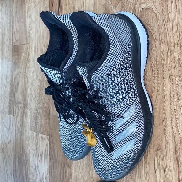 adidas volleyball shoes - Picture 3 of 4